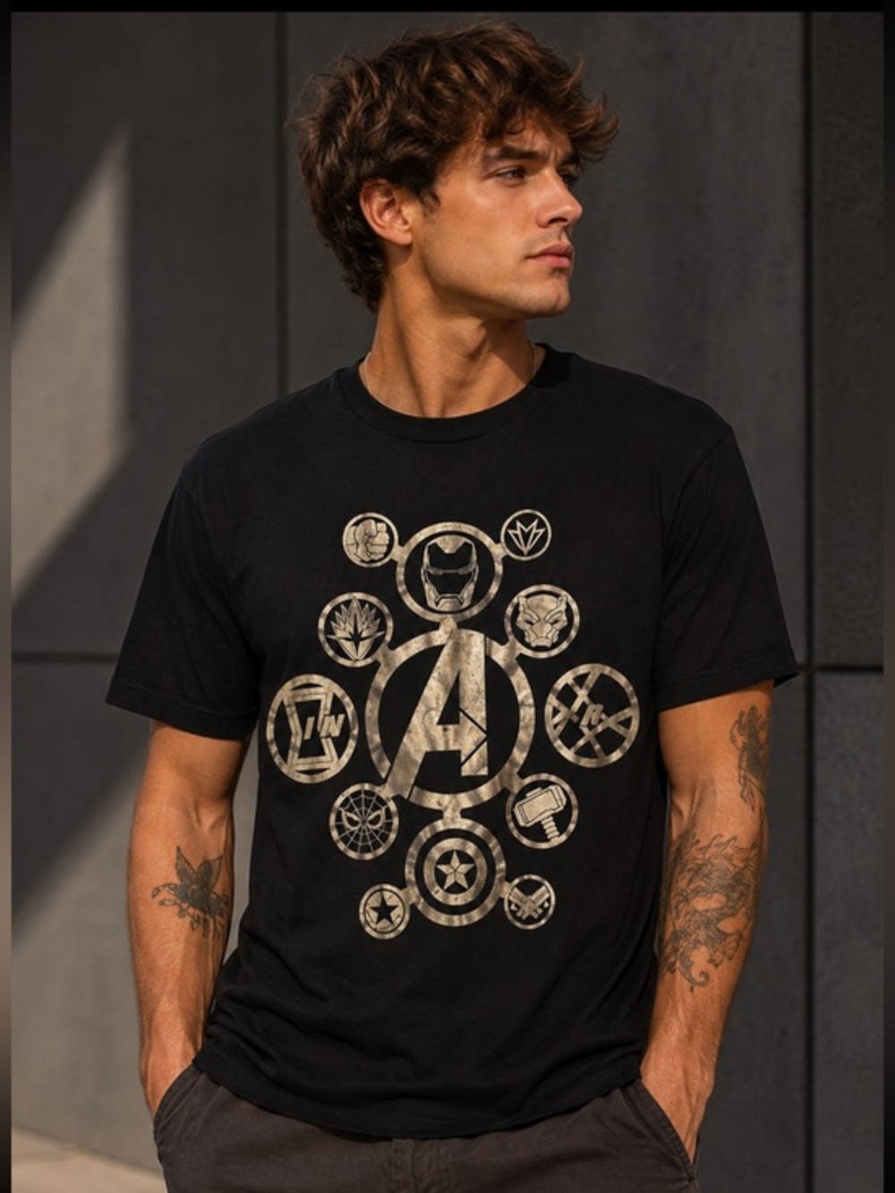 Marvel Avengers Infinity War Black Gold Metallic Graphic T-Shirt Size S